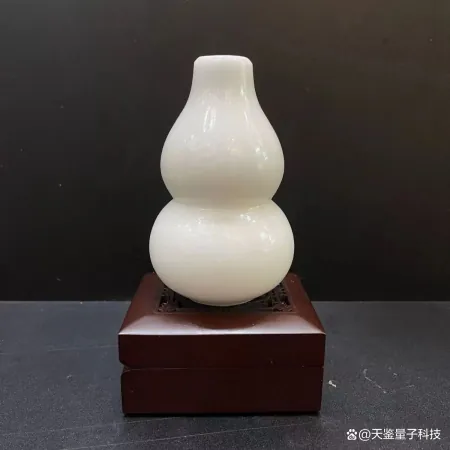 中国古代玉雕艺术之珍品——汉白玉葫芦瓶_璞玉雅藏和田玉官网